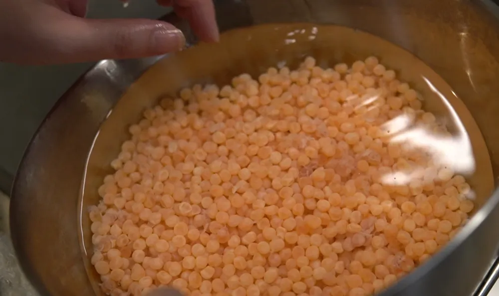 换几次水清理浮起来的残渣